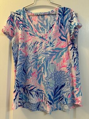 Lilly Pulitzer Short Sleeve V-Neck Tee in Blue, Pink, White